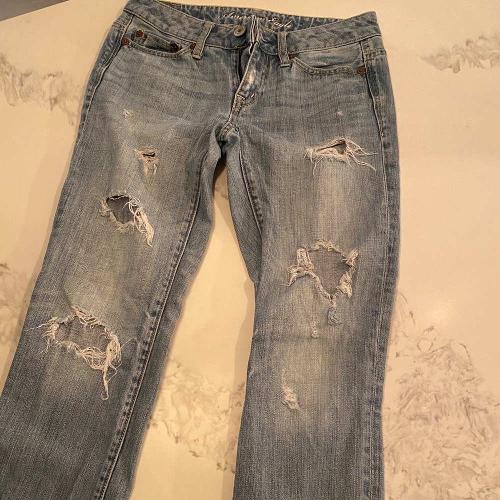 American Eagle distressed cropped jeans